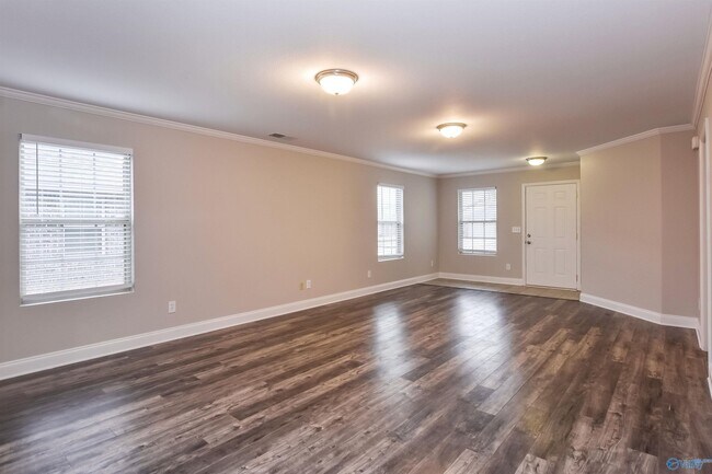 Building Photo - 139 Bermuda Lakes Dr
