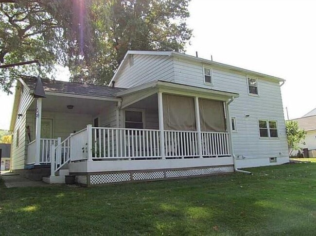 Building Photo - 620 E Grandview Blvd