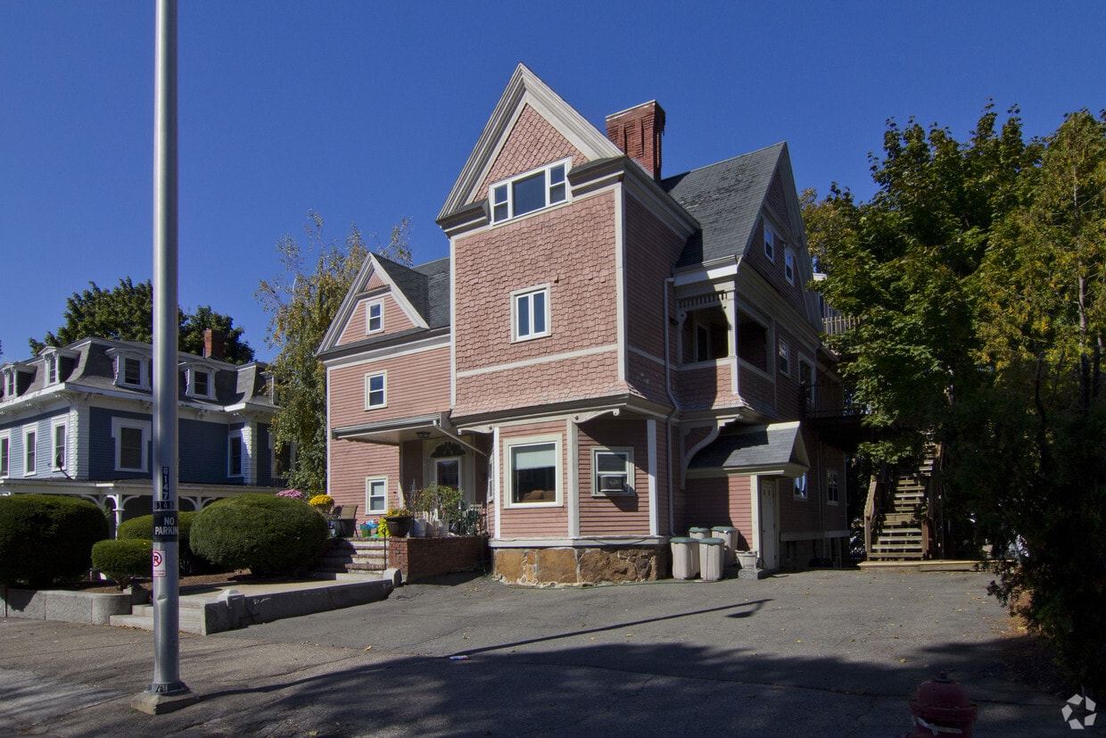 25 Broadway, Beverly, MA 01915 Apartments in Beverly, MA