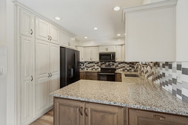 Building Photo - 2175 S 150 W