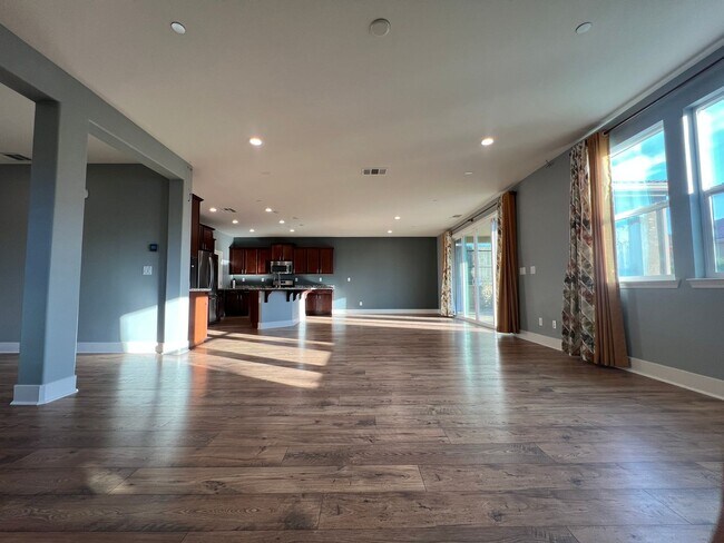 Foto del edificio - Updgraded Blackstone Community Three Bedro...