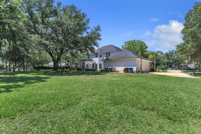 Building Photo - 4 bedroom/ 2.5 bathroom home on 3.69 acres...