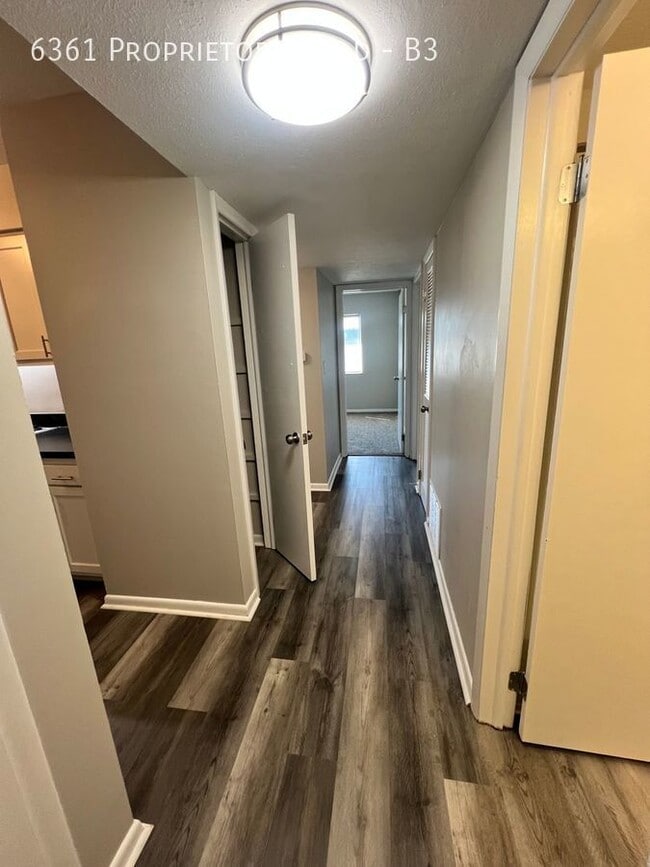 6361 Proprietors Rd Unit B3, Worthington, OH 43085 Room for Rent in