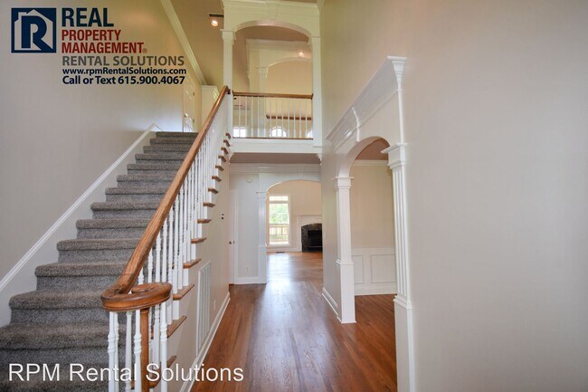 Building Photo - 4 br, 3.5 bath House - 211 Royal Glen Blvd.