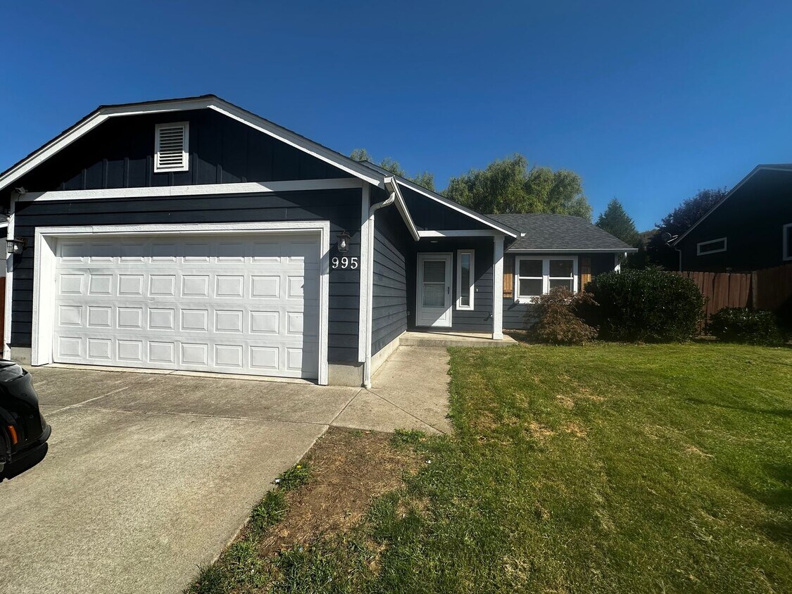 Foto principal - 3 bedroom 2 bath home in Green