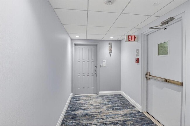 Foto del edificio - 3420 S Ocean Blvd