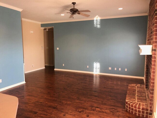 Foto del edificio - 217 Keswick Dr