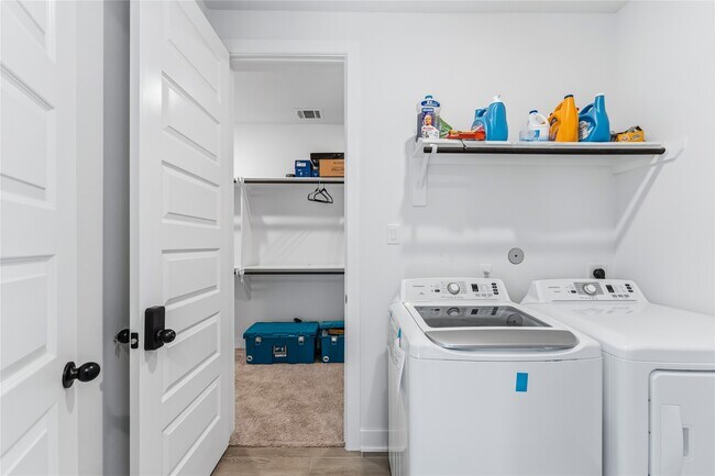 Building Photo - 3125 Stingray Cv Dr