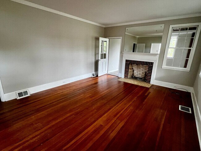 Building Photo - 3800 Overbrook Dr