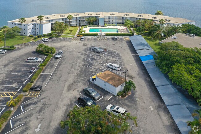 Foto del edificio - Biscayne Sea Club