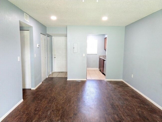 Foto del edificio - 602 20th Ln E