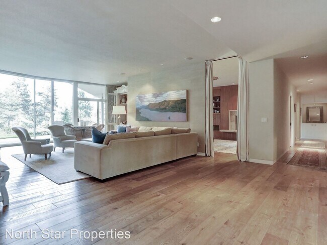 Building Photo - 4 br, 3.5 bath House - 1200 SW 61st Dr.