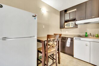 Building Photo - 10415 99 Ave