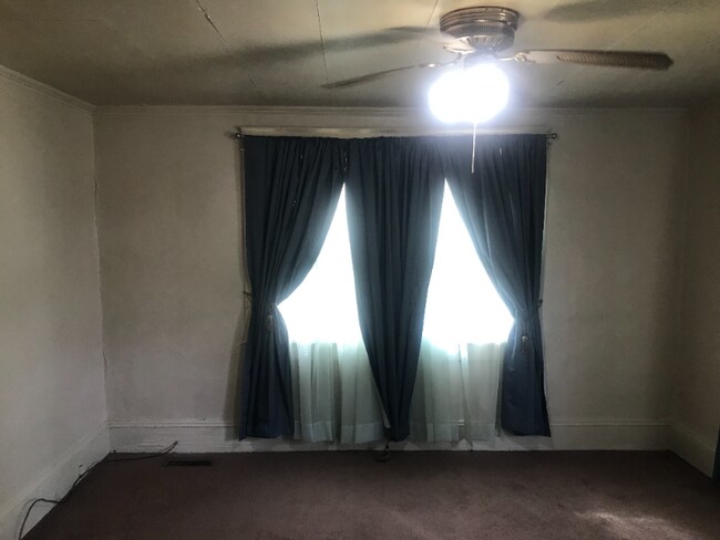 Building Photo - 1106 N George St