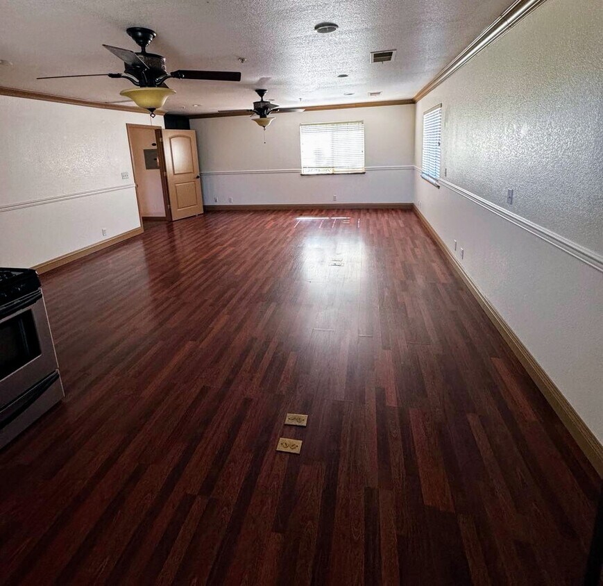Foto principal - 835 H St