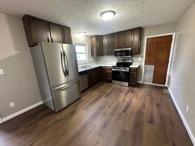 Foto del edificio - 3 Bedroom. 2 Bath