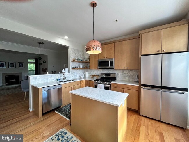 Building Photo - 4057 Cressida Pl