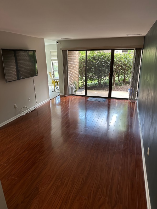 Foto del edificio - 11228 Chestnut Grove Square
