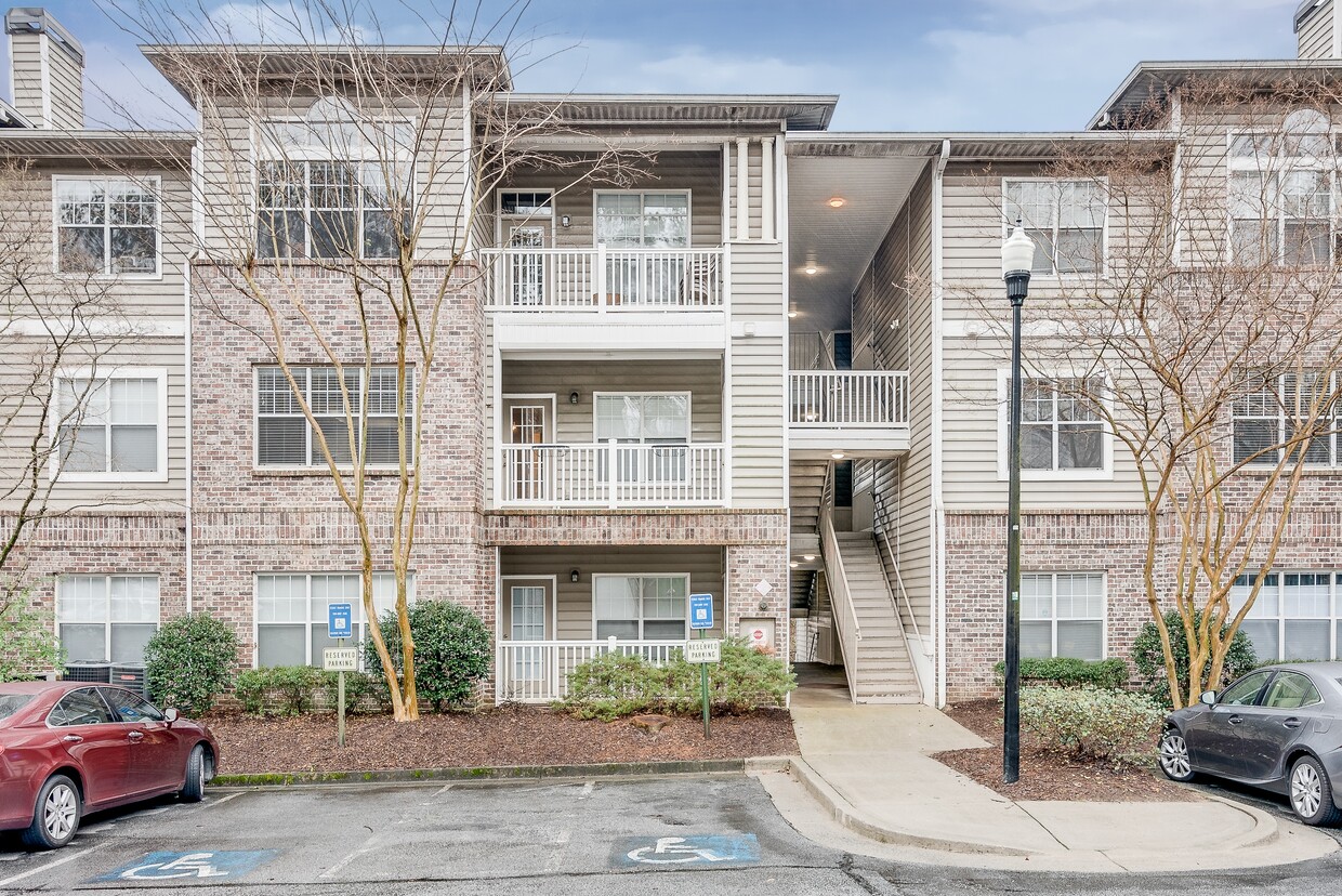 Primary Photo - 2700 Pine Tree Rd NE