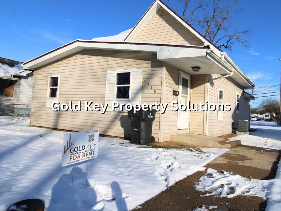 Foto principal - 3 BR House with 2 FULL Baths and Central Air NO SECTION 8