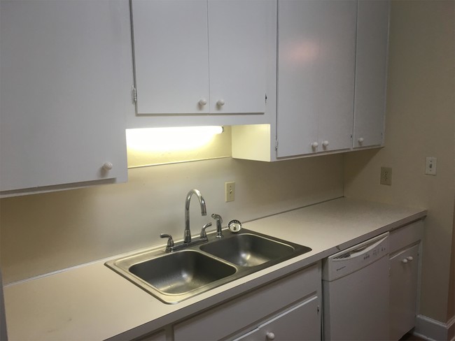 Foto del edificio - 932 E Fairview Ave