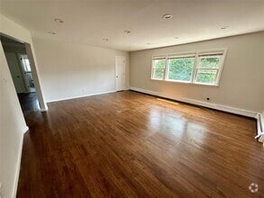 Building Photo - 709 Hall St