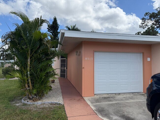 Foto del edificio - 8513 Dominican Ct