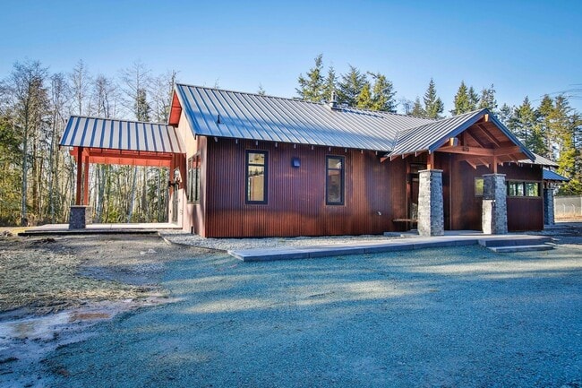 Building Photo - Private, Custom Home in Greenbank!