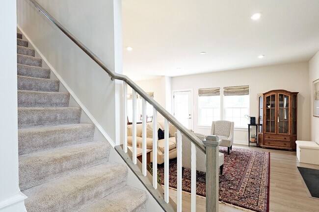 Building Photo - Spacious Pet-Friendly N. Albemarle Co Home With Fenced Backyard