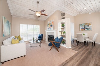 Building Photo - Estates On Frankford