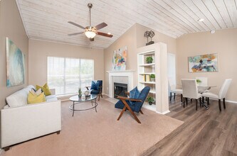 Building Photo - Estates On Frankford