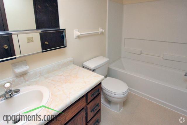 Bathroom - Cedar Ridge Apartments