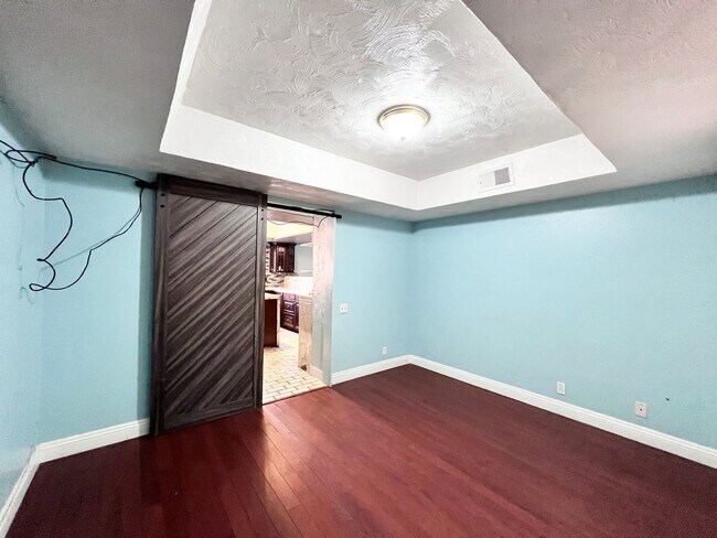 Building Photo - 5009 Mesa View Dr