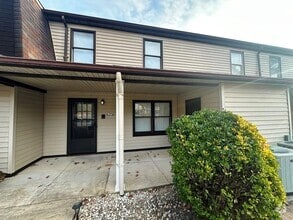 Building Photo - 827A Springfield Rd