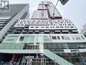 Building Photo - 318 Richmond St W