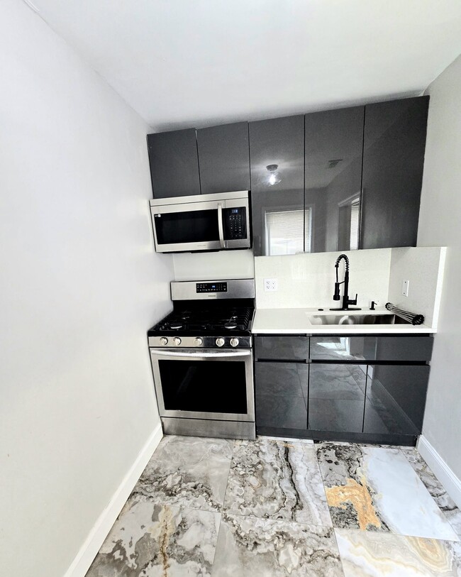 Foto del edificio - 4020 Edgewood Rd