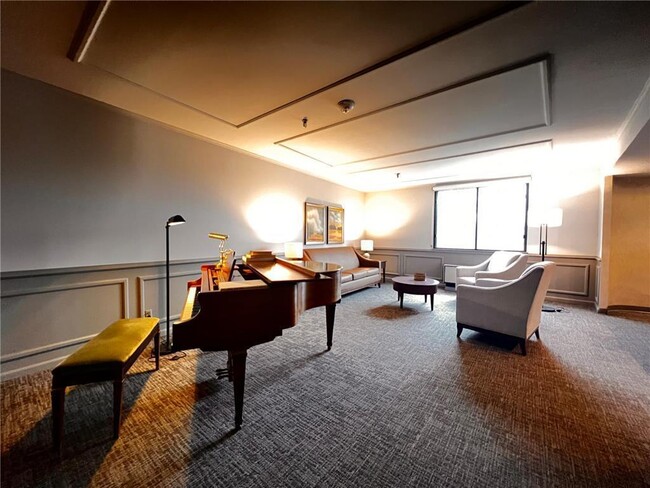 Foto del edificio - 1181 Edgcumbe Rd