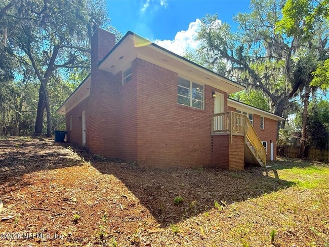 Building Photo - 10135 Lake View Rd W