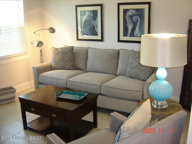 Foto del edificio - 7801 Ridgewood Ave