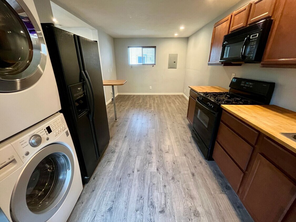 Foto principal - 3905 NE Grand Ave
