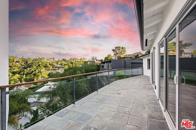 Foto del edificio - 3476 Troy Dr