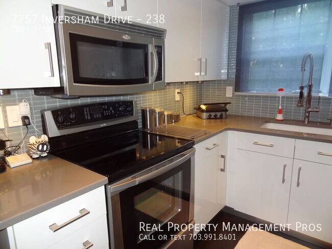 Building Photo - Qualify for a zero deposit? Minutes to RT6...