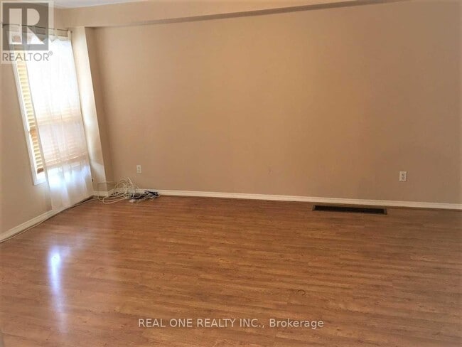 Photo du bâtiment - 141 Nahanni Dr