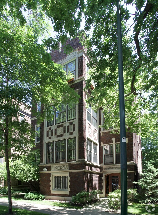 Primary Photo - 5025 S Woodlawn Ave