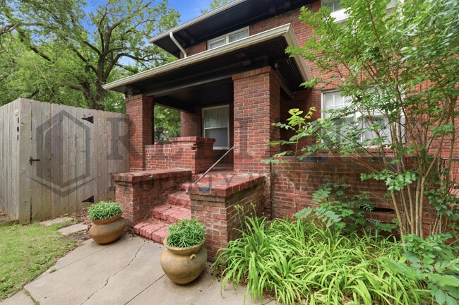 Building Photo - 101 N Belmont Pl
