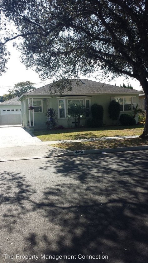 Building Photo - 3 br, 2 bath House - 4420 Bellflower Blvd