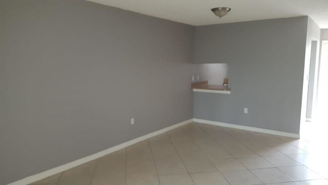 Building Photo - 6086  Forest Hill Boulevard 108