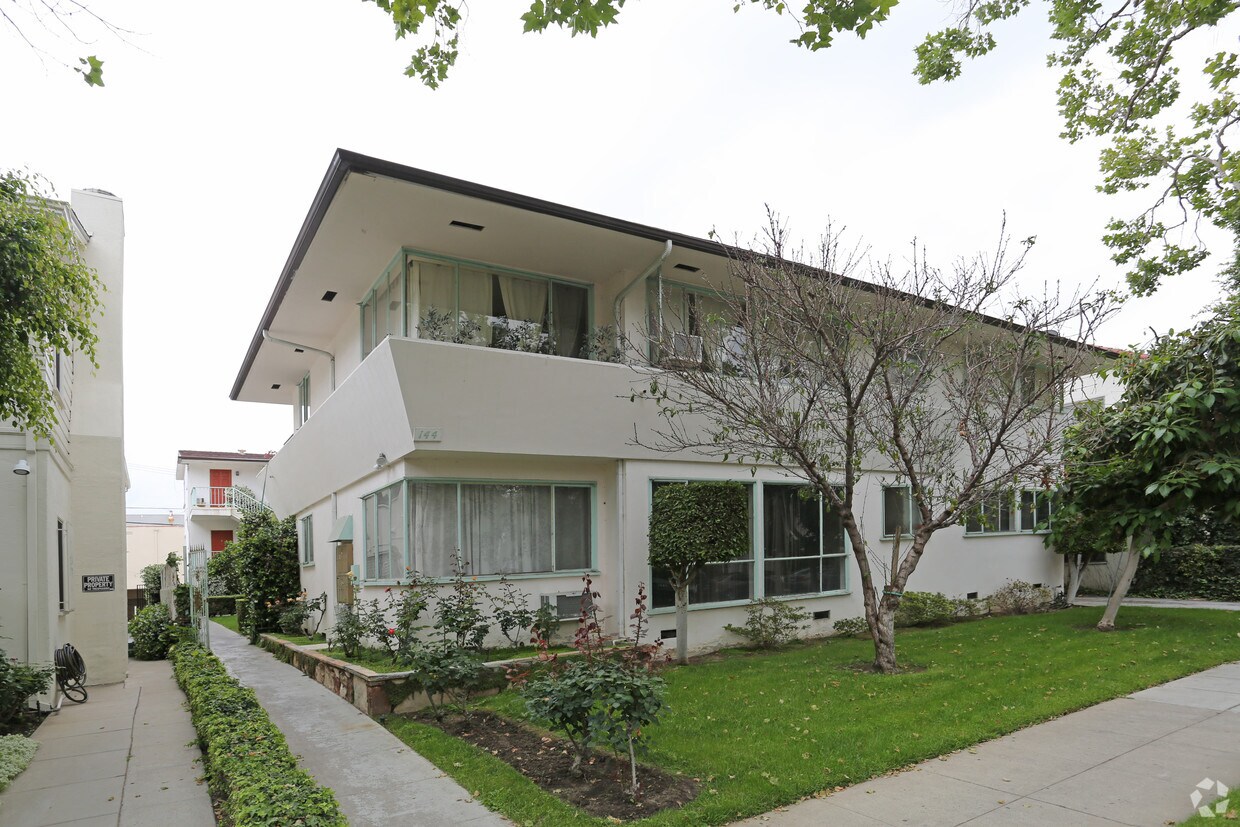 Primary Photo - 144 S Bedford Dr