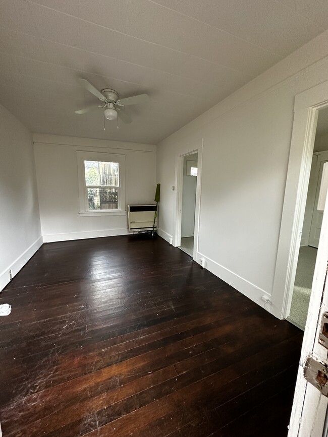 Building Photo - 115 Trinity St