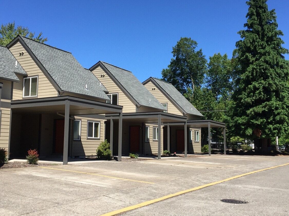 Foto principal - 824 SW Maple Tree Dr